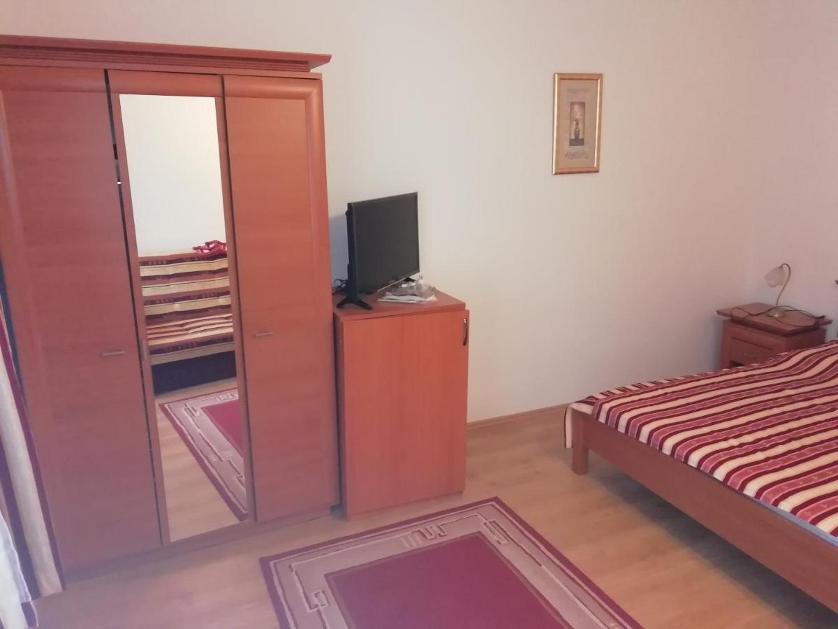 Asta La Vista Vendeghaz Hotel Miskolc Buitenkant foto
