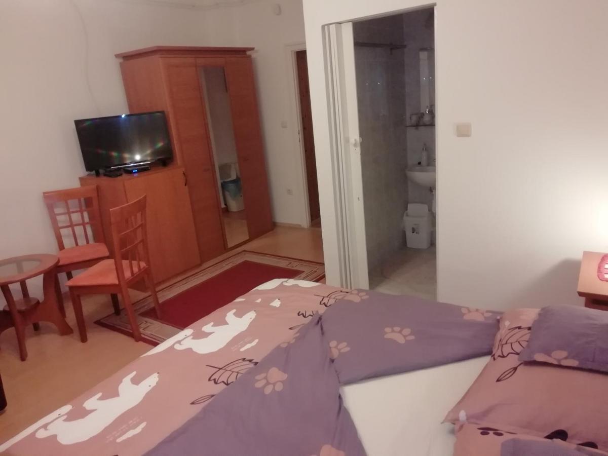 Asta La Vista Vendeghaz Hotel Miskolc Buitenkant foto