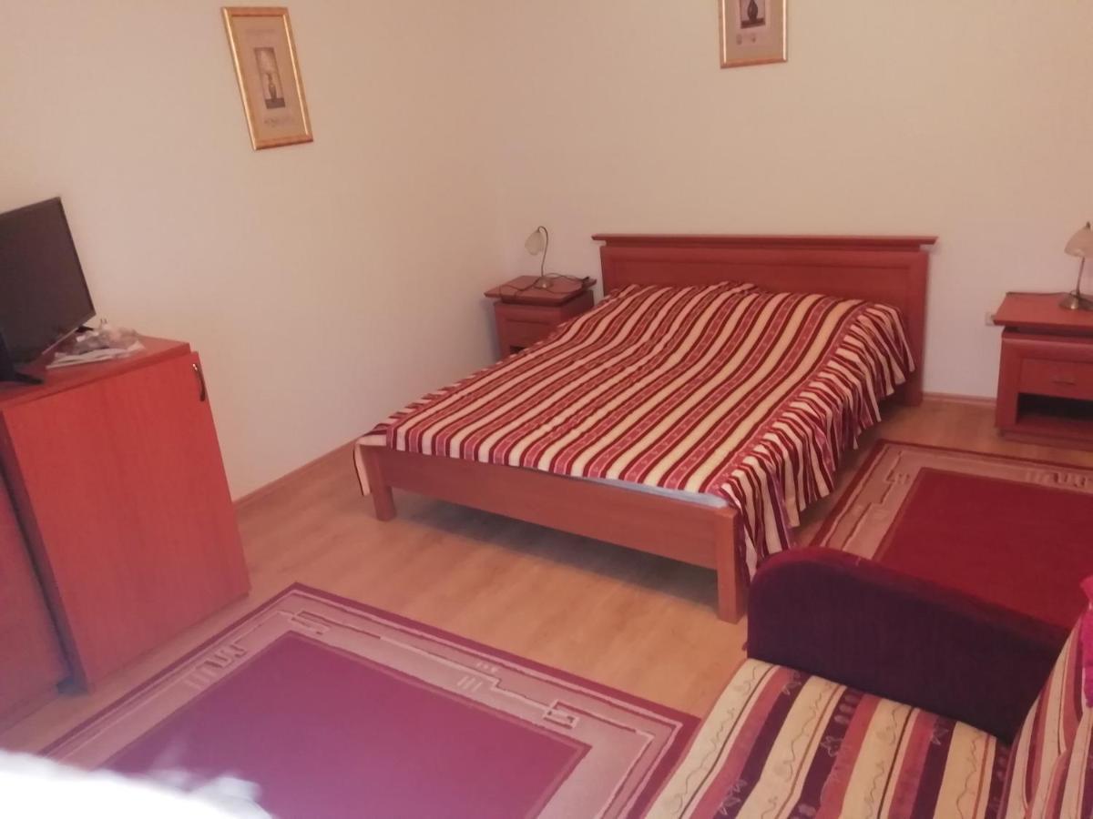 Asta La Vista Vendeghaz Hotel Miskolc Buitenkant foto