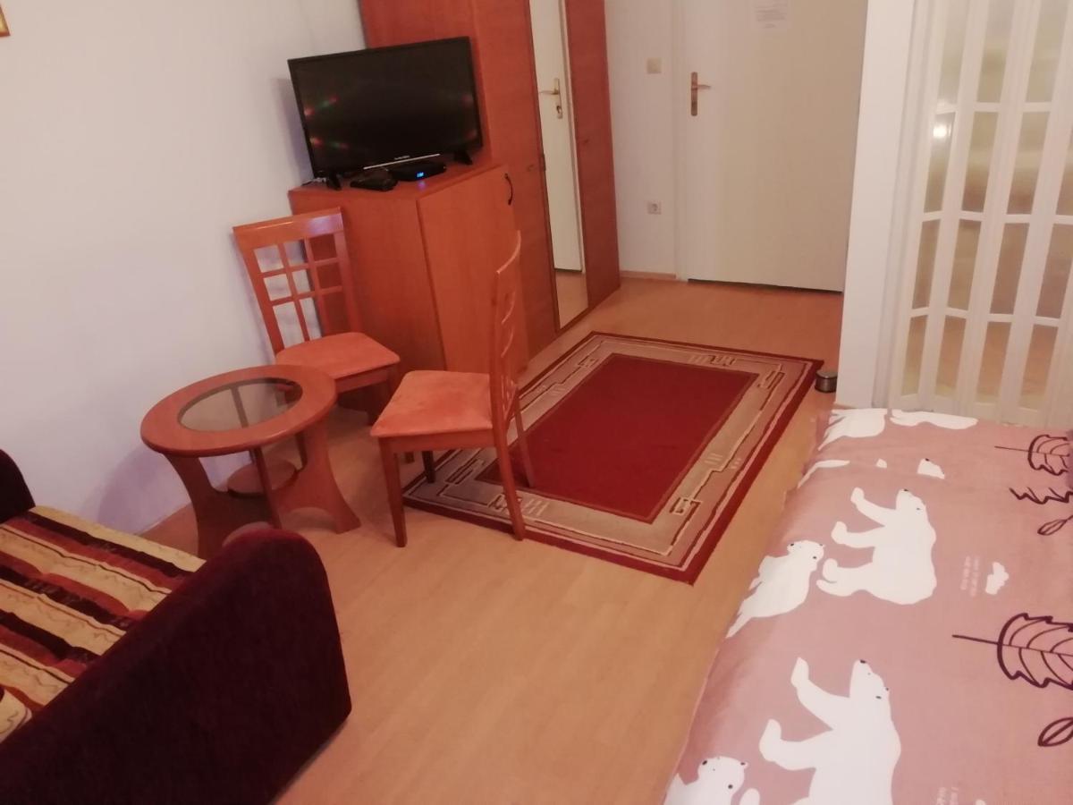 Asta La Vista Vendeghaz Hotel Miskolc Buitenkant foto