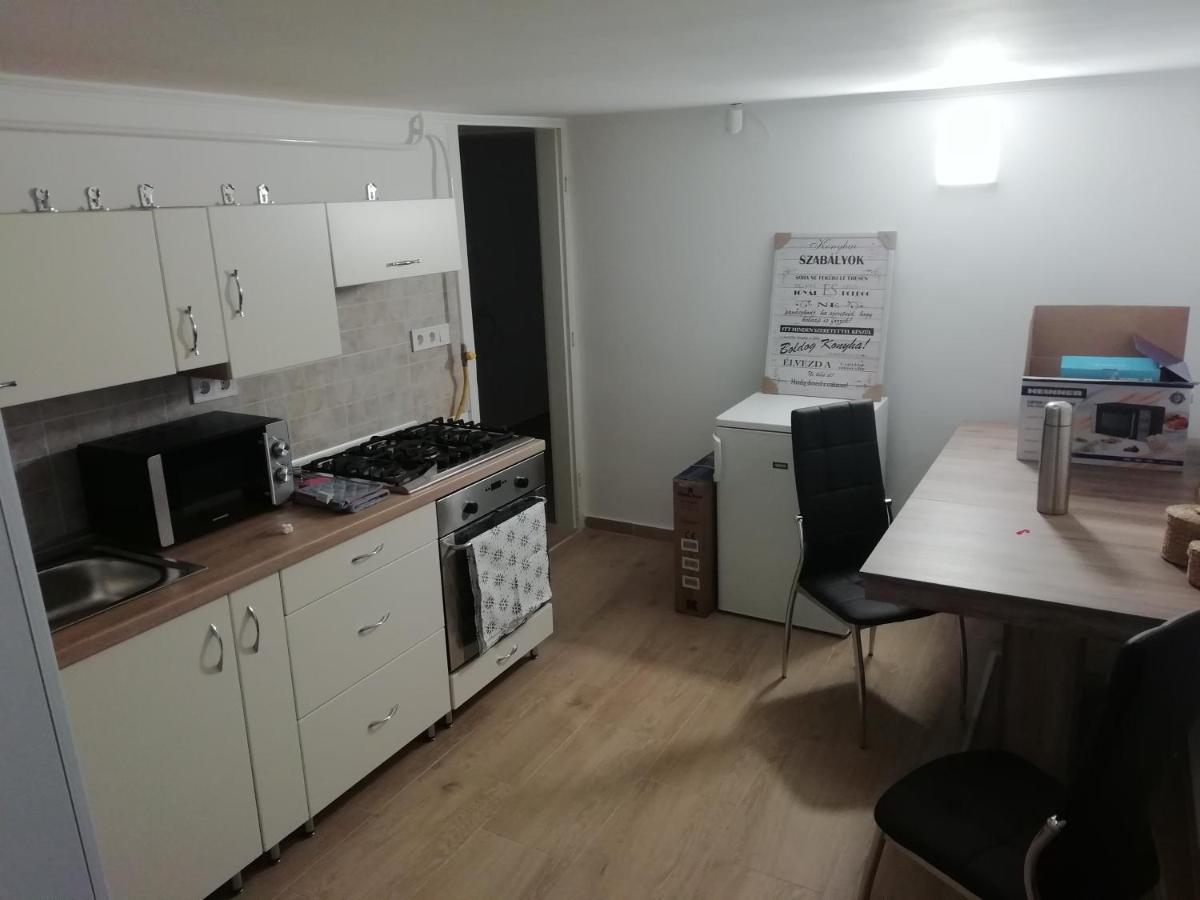 Asta La Vista Vendeghaz Hotel Miskolc Buitenkant foto
