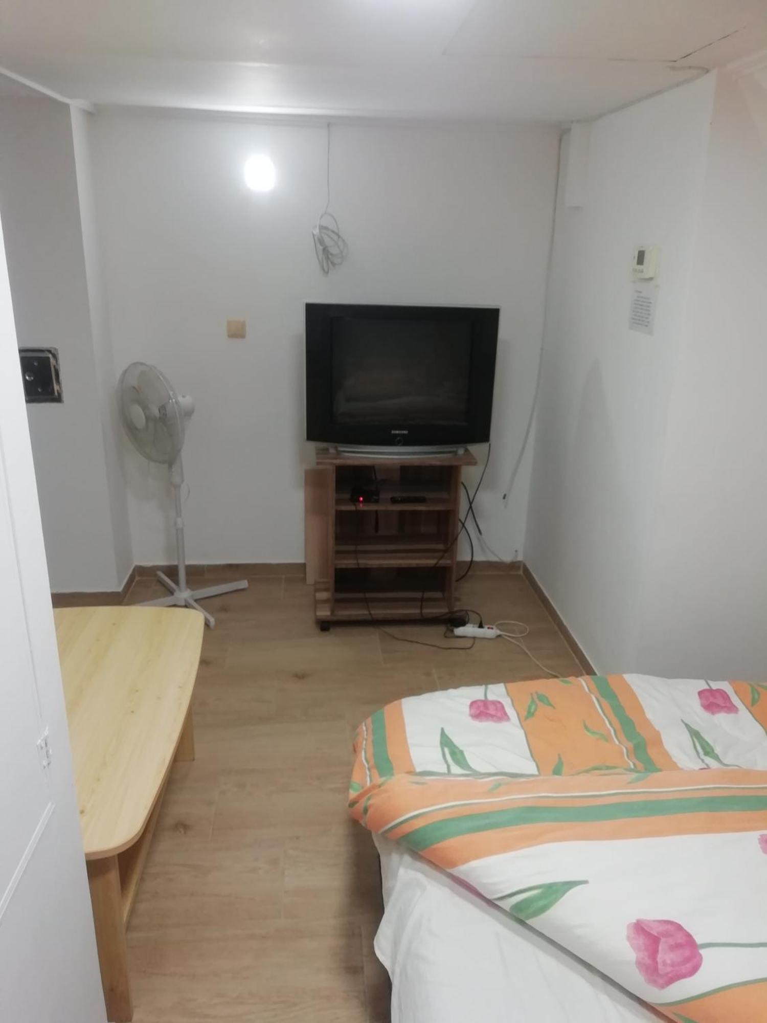 Asta La Vista Vendeghaz Hotel Miskolc Buitenkant foto
